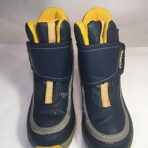 Toddlers Snow Boots columbia size 9